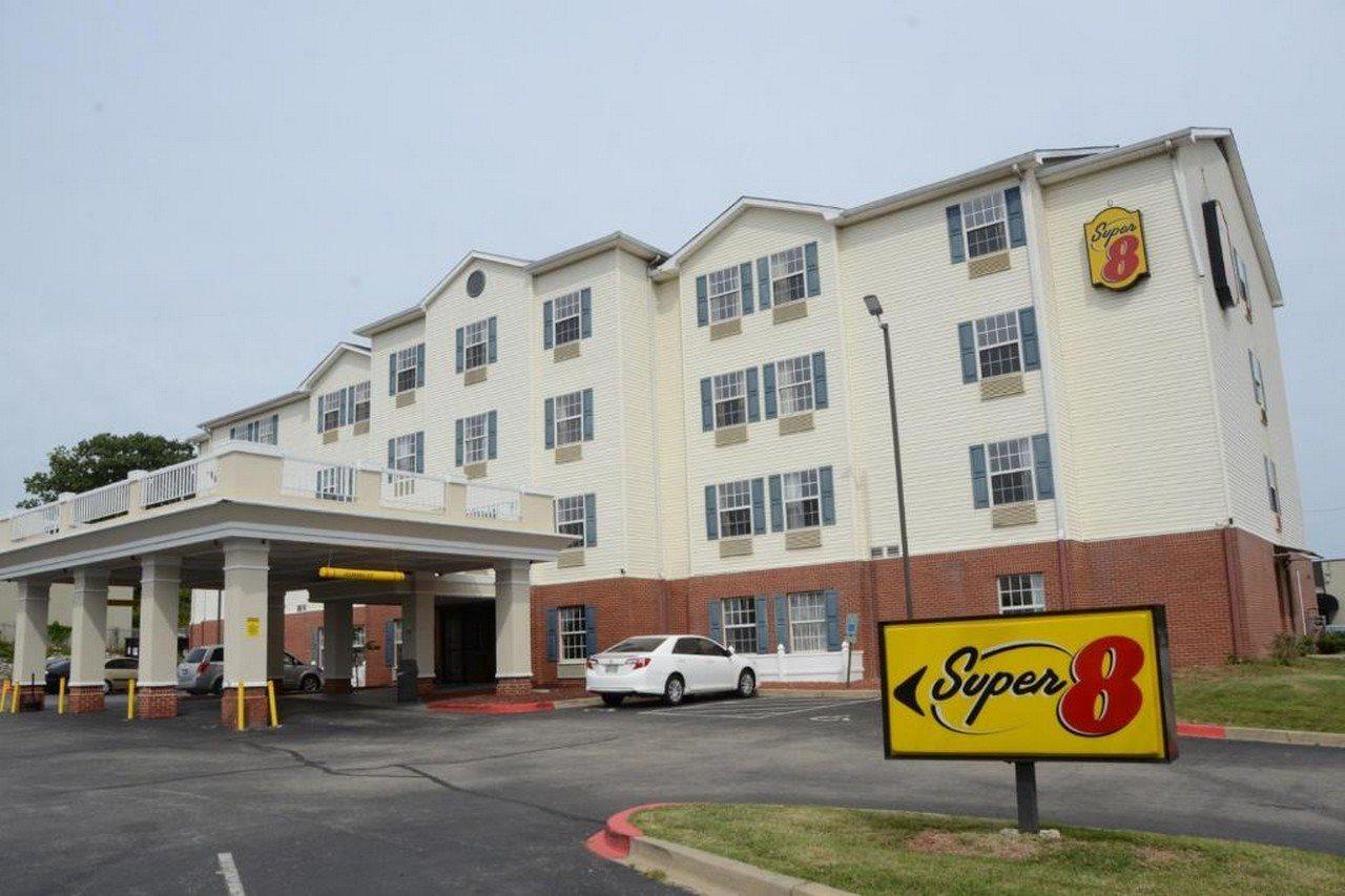 Super 8 By Wyndham Louisville/Expo Center Zewnętrze zdjęcie