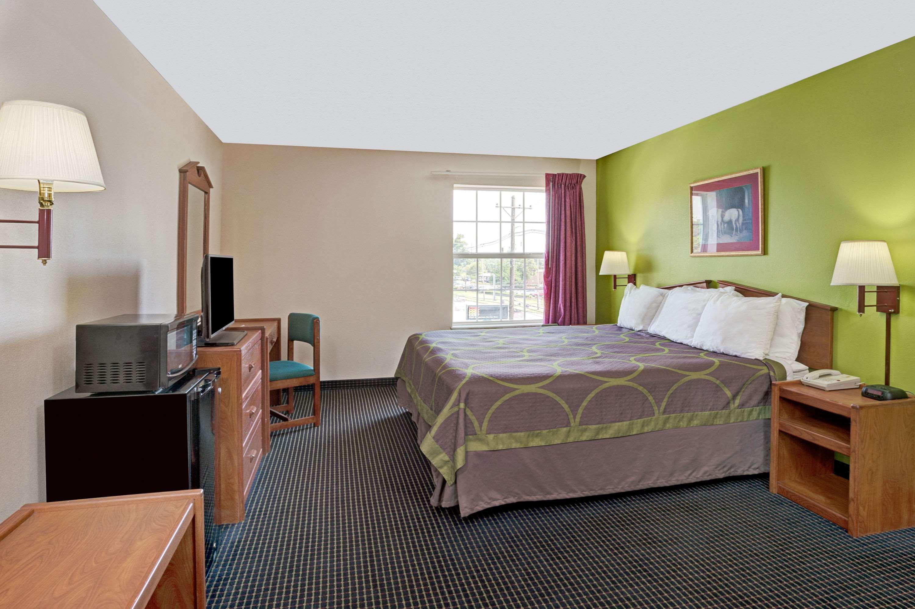 Super 8 By Wyndham Louisville/Expo Center Zewnętrze zdjęcie