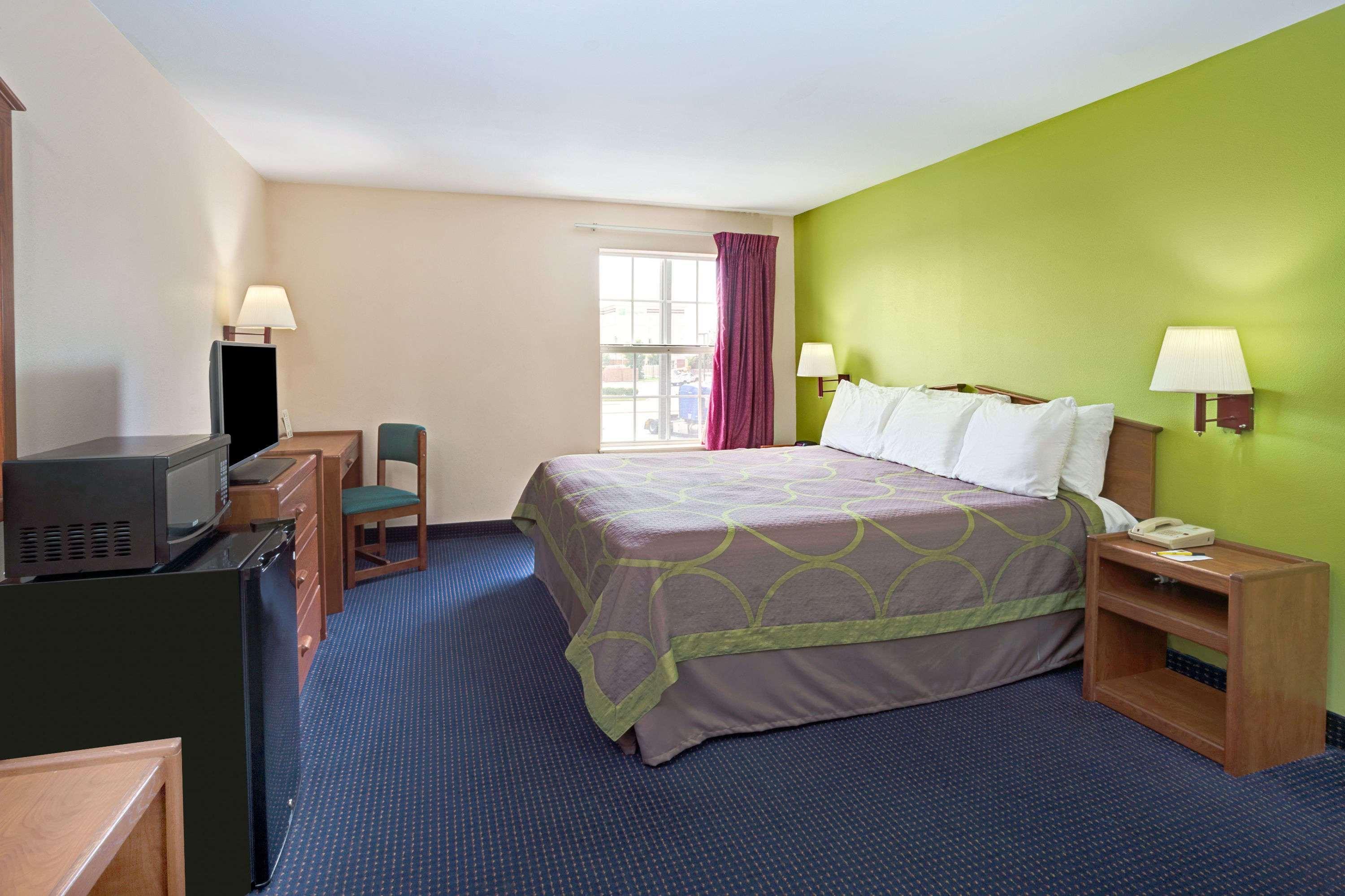 Super 8 By Wyndham Louisville/Expo Center Zewnętrze zdjęcie